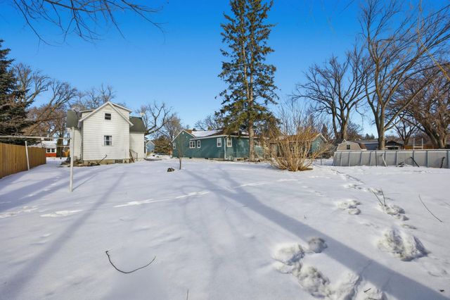 1622 7th Avenue S, Fargo, ND 58103