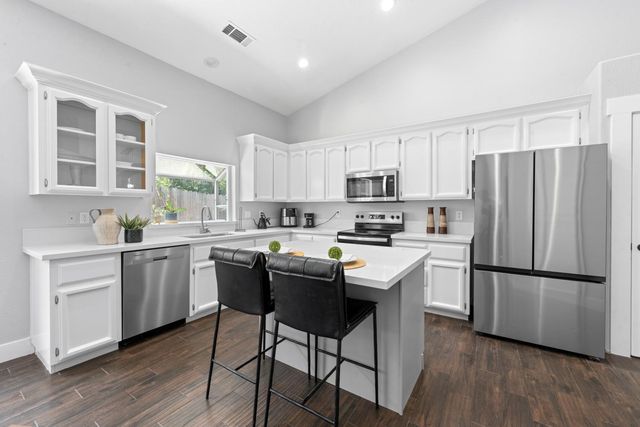 3425 Rachel Ct, Loomis, CA 95650