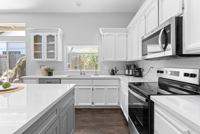 3425 Rachel Ct, Loomis, CA 95650