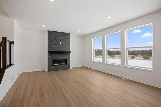 8657 Periwinkle Boulevard, Woodbury, MN 55129