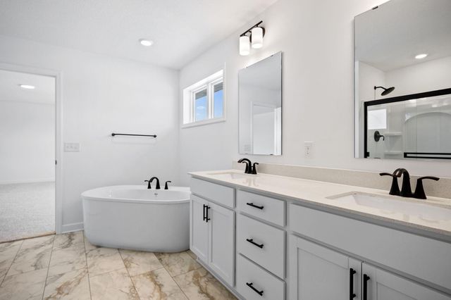 8657 Periwinkle Boulevard, Woodbury, MN 55129