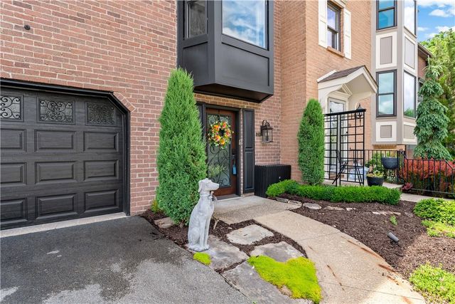 329 Nature Trail Ln, Murrysville, PA 15668