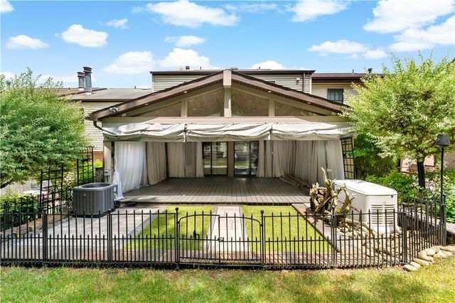 329 Nature Trail Ln, Murrysville, PA 15668