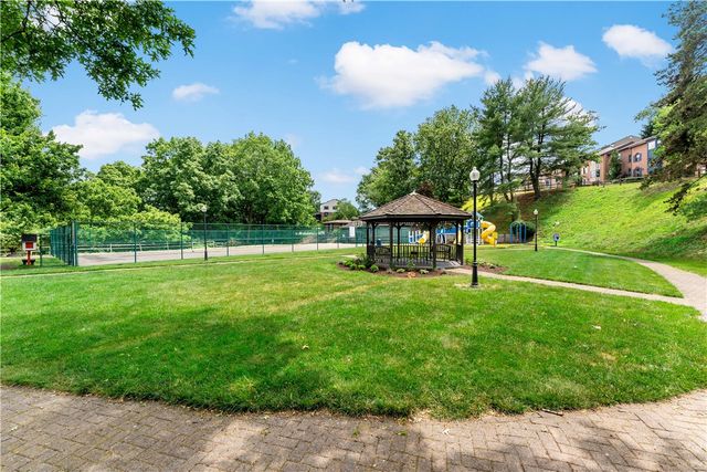 329 Nature Trail Ln, Murrysville, PA 15668