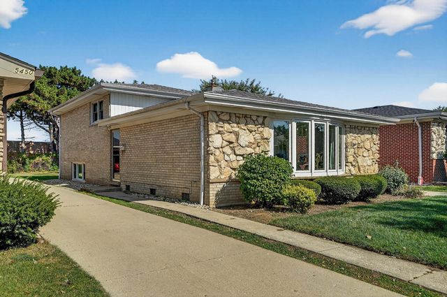 5446 W Lunt Avenue, Chicago, IL 60646
