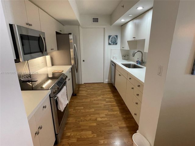 6917 Collins Ave 1008, Miami Beach, FL 33141