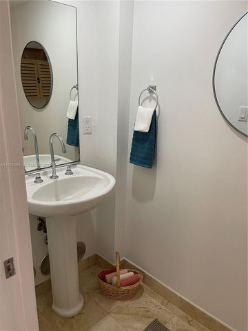 6917 Collins Ave 1008, Miami Beach, FL 33141