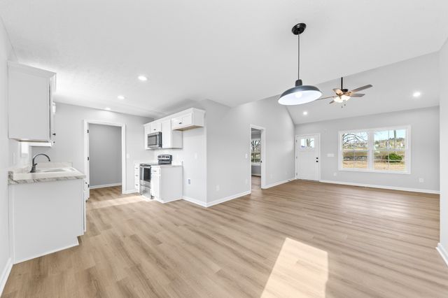 7 Orchard Cemetery Rd, Petersburg, TN 37144