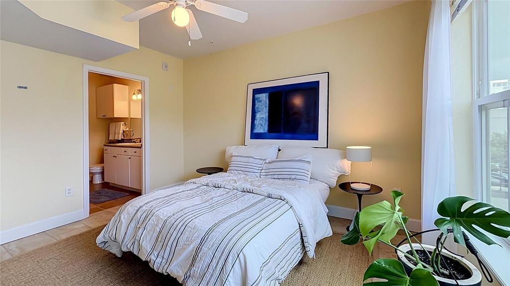 Image 14 of property listing at 202 E SOUTH STREET 4040, Orlando, FL 32801