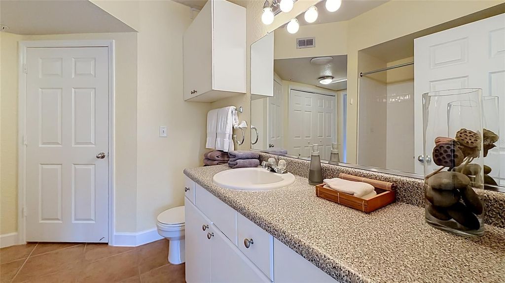 Image 18 of property listing at 202 E SOUTH STREET 4040, Orlando, FL 32801