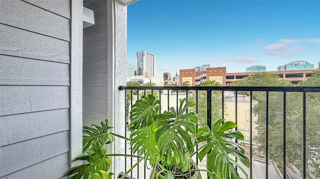Image 24 of property listing at 202 E SOUTH STREET 4040, Orlando, FL 32801