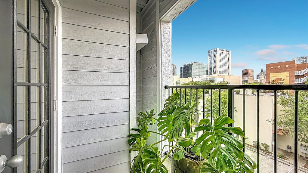 Image 25 of property listing at 202 E SOUTH STREET 4040, Orlando, FL 32801