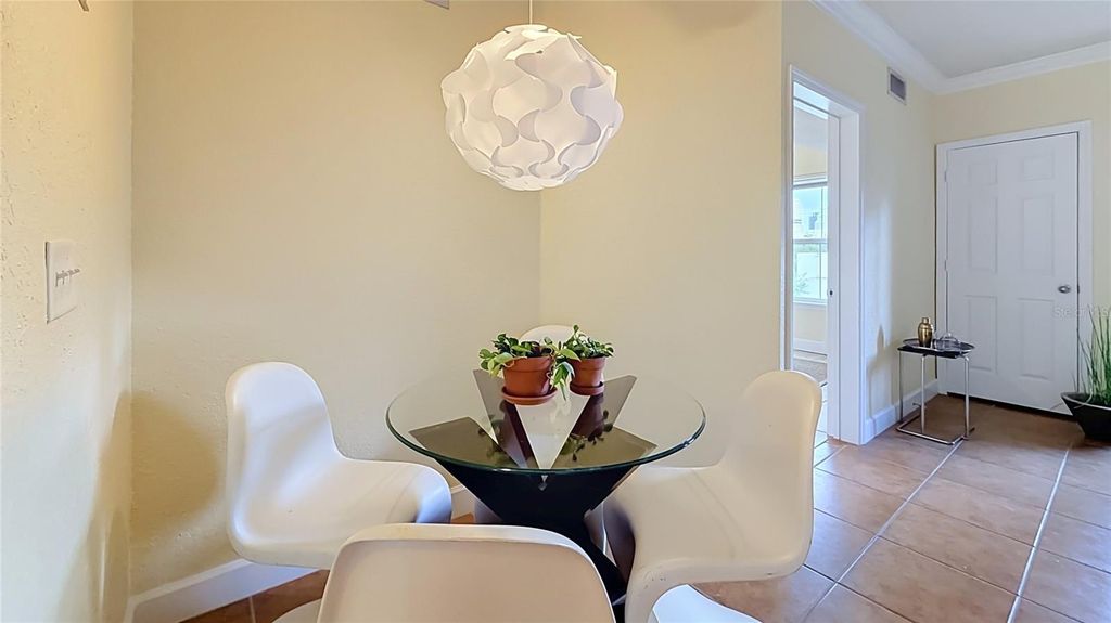 Image 8 of property listing at 202 E SOUTH STREET 4040, Orlando, FL 32801