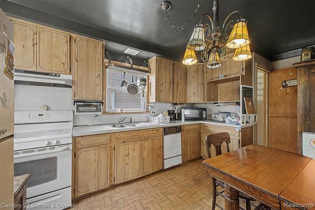 15979 Norborne, Redford, MI 48239