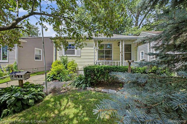 15979 Norborne, Redford, MI 48239