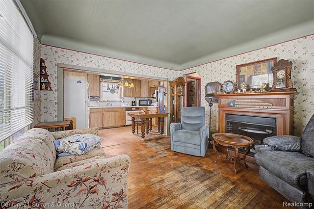 15979 Norborne, Redford, MI 48239