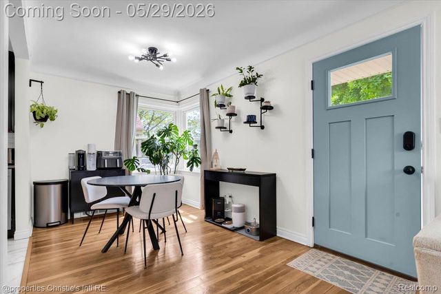 8740 Saratoga Street, Oak Park, MI 48237
