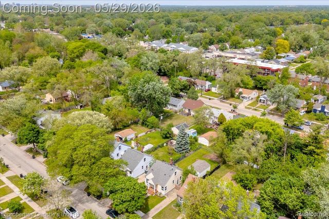 8740 Saratoga Street, Oak Park, MI 48237