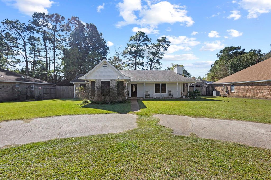 125 Williams Road, Lumberton, TX 77657