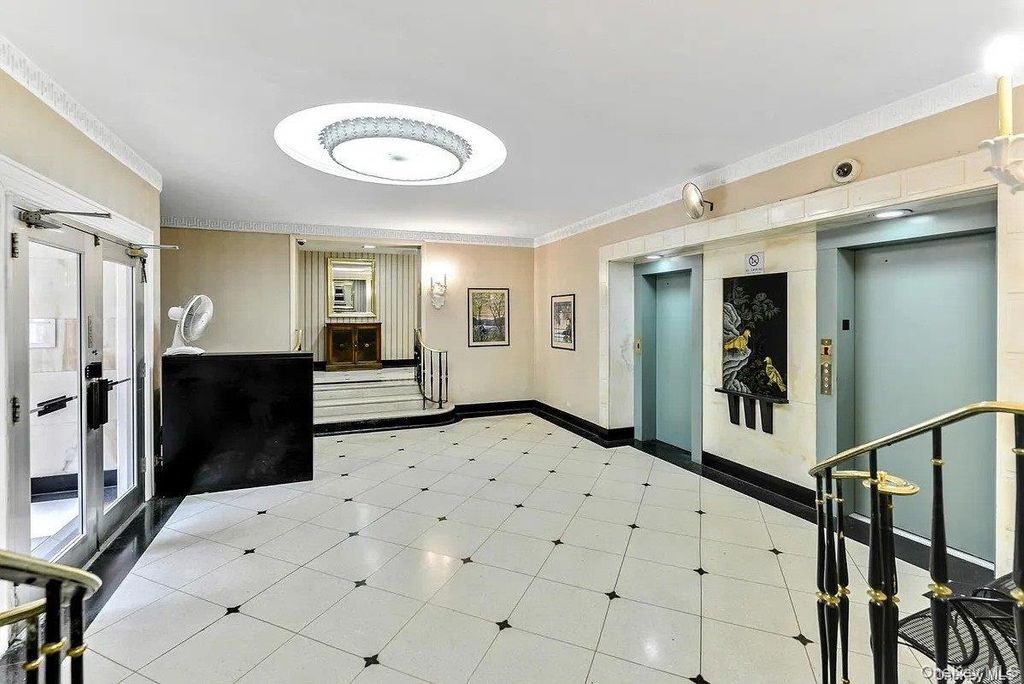 71-36 110th Street 6/H, Forest Hills, NY 11375 — photo 4