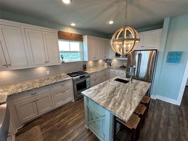 1913 Laguna Harbor Cove Boulevard, Port Bolivar, TX 77650