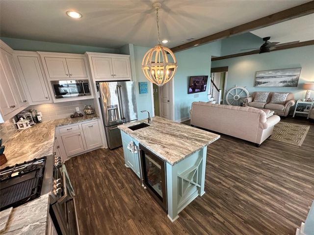 1913 Laguna Harbor Cove Boulevard, Port Bolivar, TX 77650