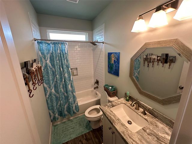 1913 Laguna Harbor Cove Boulevard, Port Bolivar, TX 77650