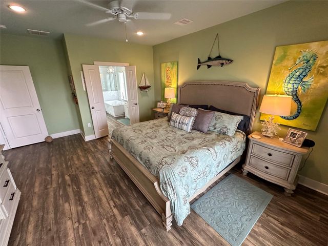 1913 Laguna Harbor Cove Boulevard, Port Bolivar, TX 77650