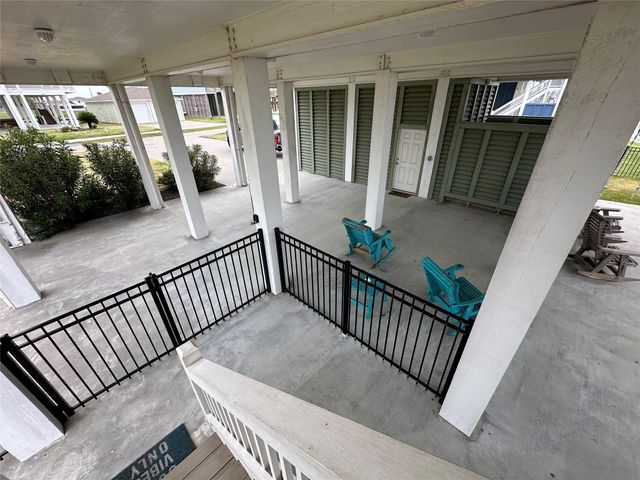 1913 Laguna Harbor Cove Boulevard, Port Bolivar, TX 77650