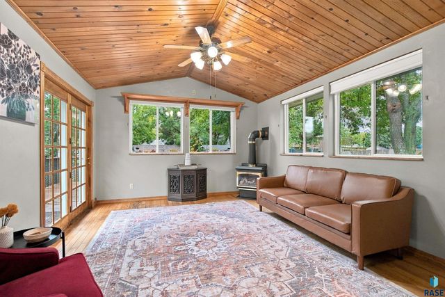 6219 W Coughran Ct Court, Sioux Falls, SD 57106