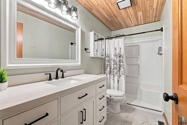 6219 W Coughran Ct Court, Sioux Falls, SD 57106