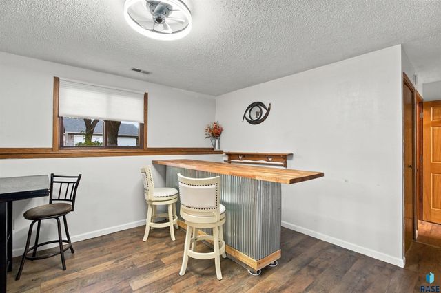 6219 W Coughran Ct Court, Sioux Falls, SD 57106