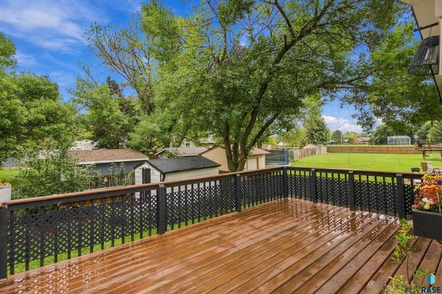 6219 W Coughran Ct Court, Sioux Falls, SD 57106