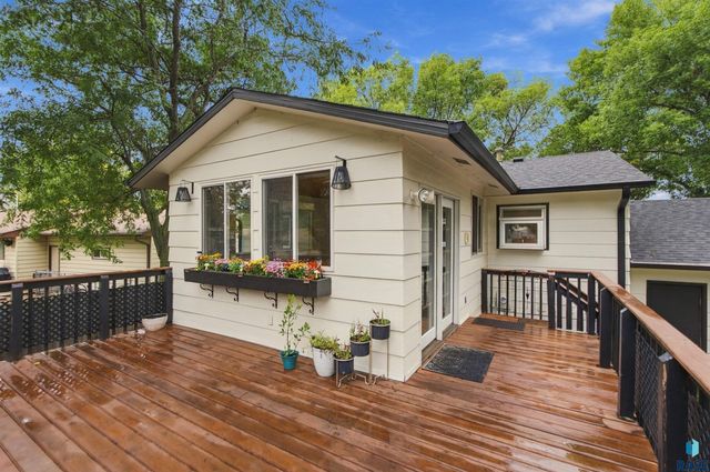 6219 W Coughran Ct Court, Sioux Falls, SD 57106