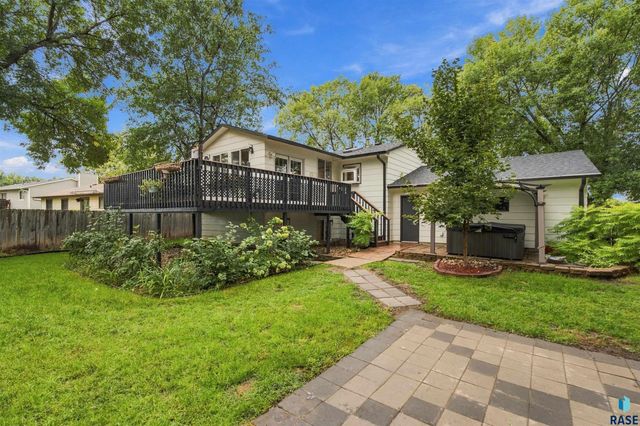 6219 W Coughran Ct Court, Sioux Falls, SD 57106