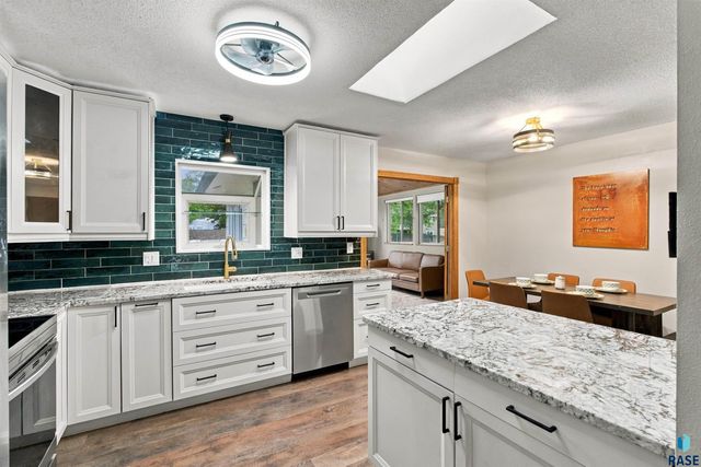 6219 W Coughran Ct Court, Sioux Falls, SD 57106