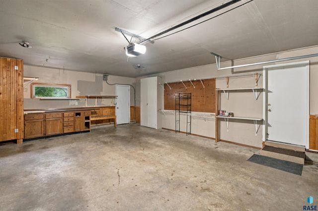 6219 W Coughran Ct Court, Sioux Falls, SD 57106