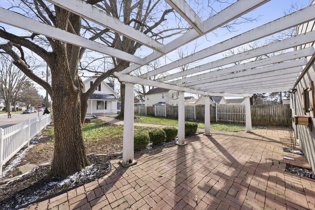 140 Walnut Street, Columbus, OH 43230