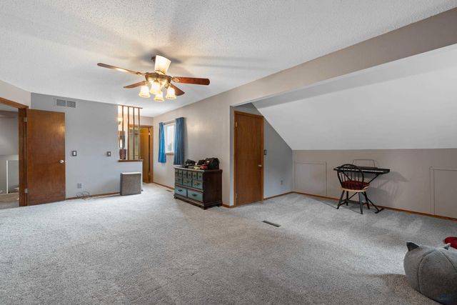 4906 COPPER HILL RD, Rapid City, SD 57702