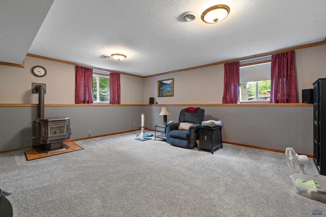 4906 COPPER HILL RD, Rapid City, SD 57702