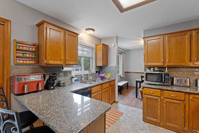 4906 COPPER HILL RD, Rapid City, SD 57702