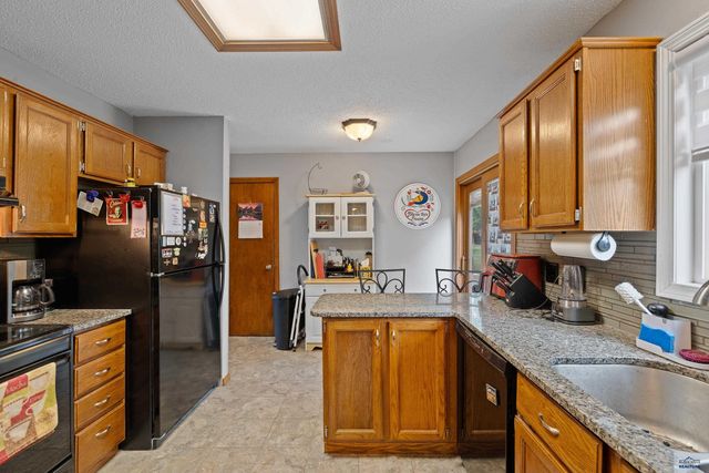 4906 COPPER HILL RD, Rapid City, SD 57702