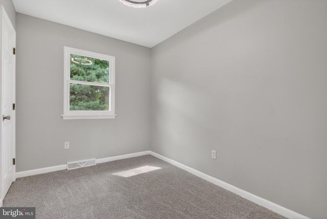 20 PINE DR, Manchester, PA 17345