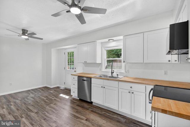 20 PINE DR, Manchester, PA 17345