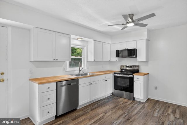 20 PINE DR, Manchester, PA 17345
