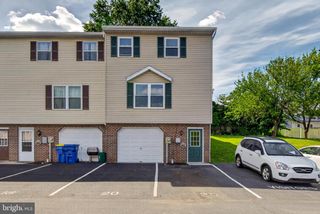 20 PINE DR, Manchester, PA 17345