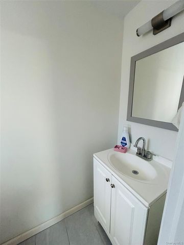 13216 Maple Avenue 3A, Flushing, NY 11355