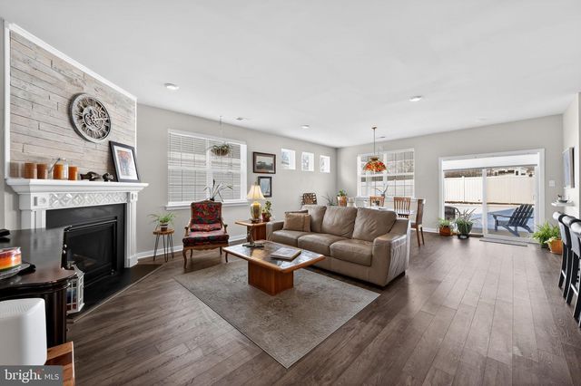 203 CONGRESSIONAL CT, Moorestown, NJ 08057