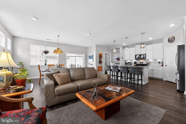 203 CONGRESSIONAL CT, Moorestown, NJ 08057