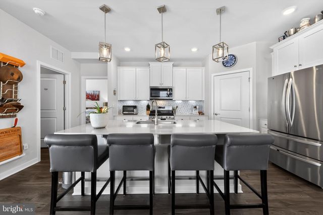 203 CONGRESSIONAL CT, Moorestown, NJ 08057